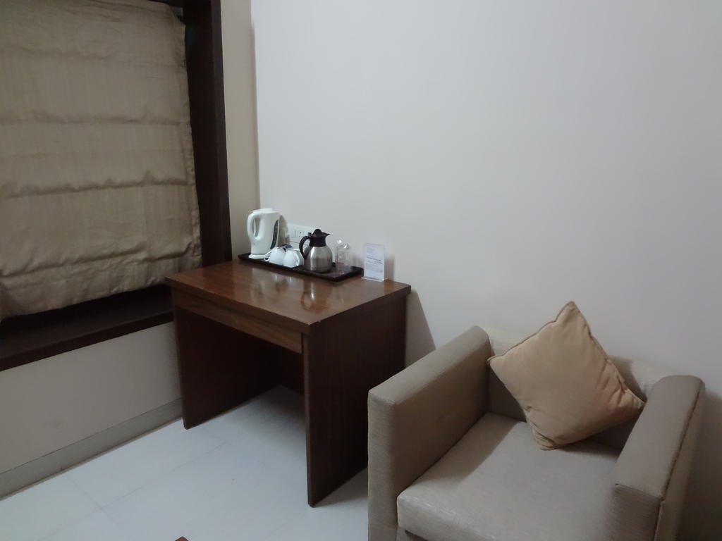 Rama Krishna Executive Apartments Mumbai Room photo